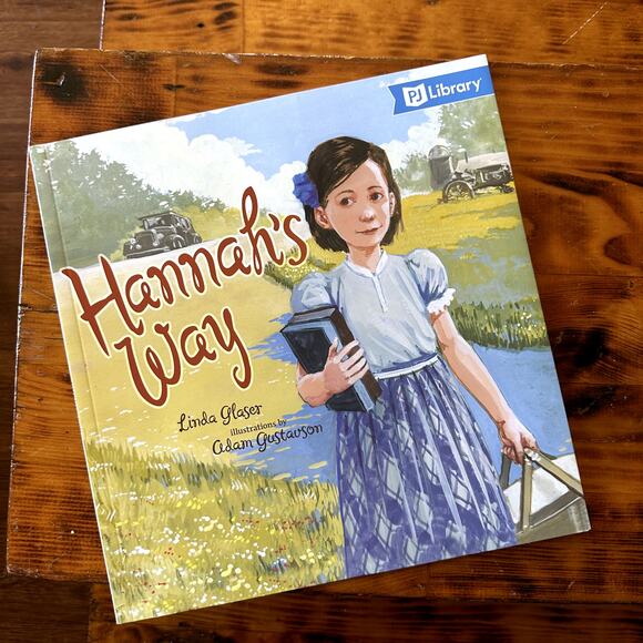 PJ Library Hannah's Way Jewish Paperback Book - Picture 1 of 9